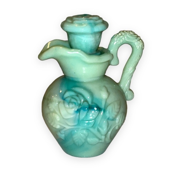 Vintage Jadeite Milk Glass Avon Green Milk Glass Rose Pitcher and Stopper 1970s - Picture 7 of 7